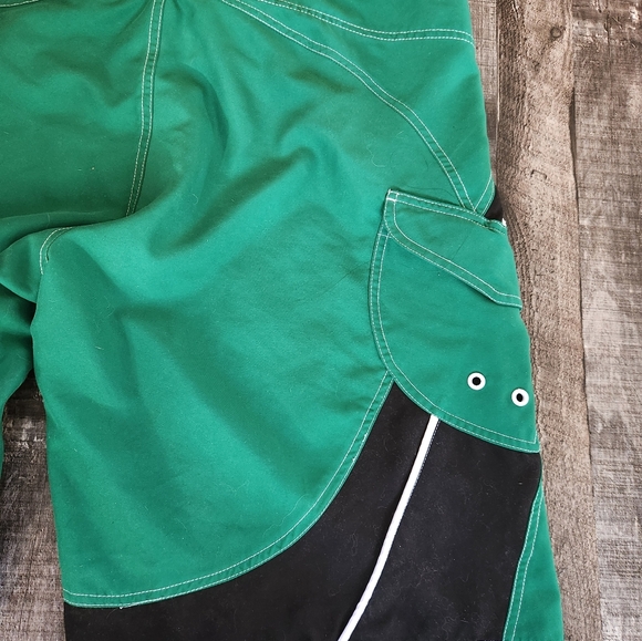 Saskatchewan Roughriders CFL Men's Green Shorts Size XL - Picture 12 of 13